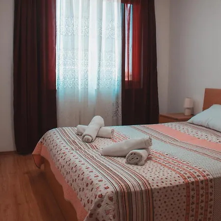 Deh, Stinjan Apartamento