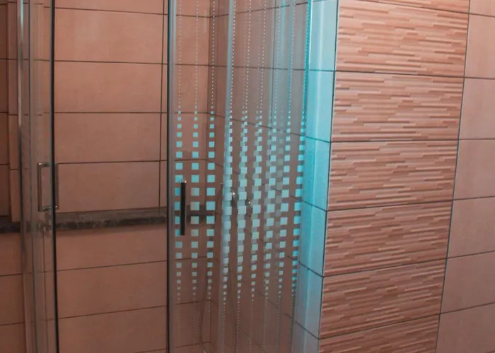 Deh, Stinjan Lejlighed *