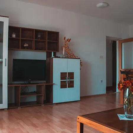 Deh, Stinjan Apartament Pula