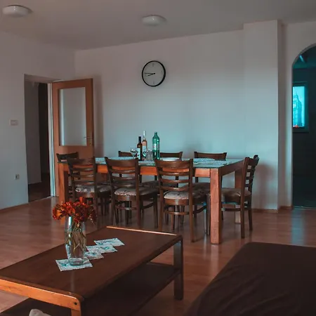 Deh, Stinjan Apartament Pula