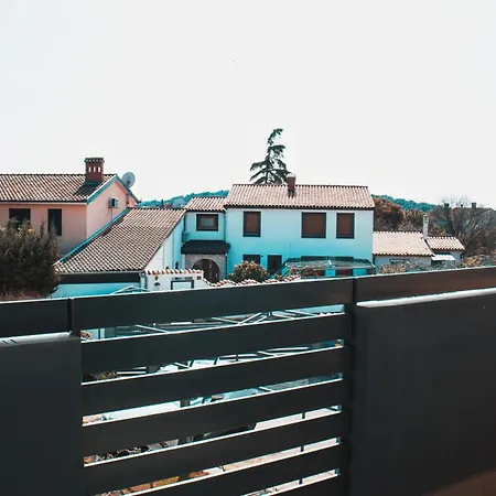 Deh, Stinjan Apartament *